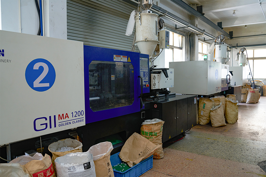 مستودع المصنع