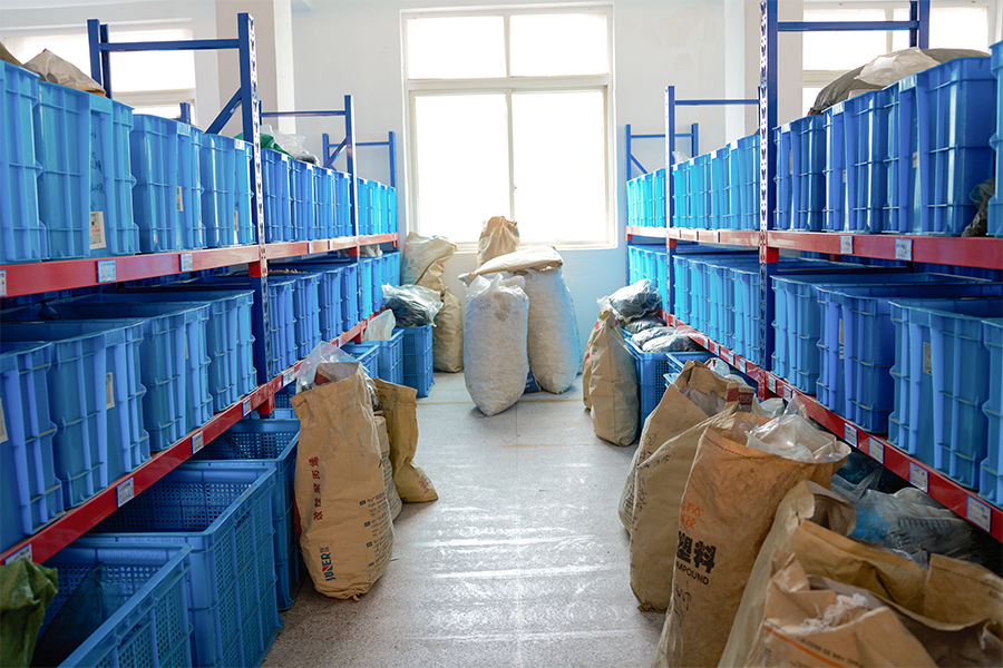 مستودع المصنع