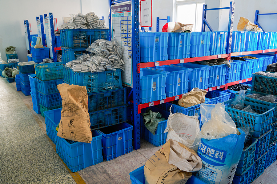 مستودع المصنع