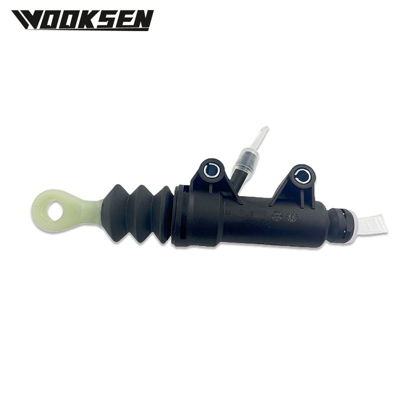 21526774078 6774078 6758826 21526756148 6756441 CLUCT Master Cylinder