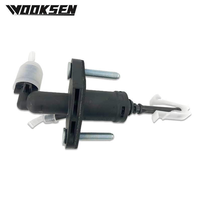 55561916 24412669 55207400 5679380 679038 55579997 CLUCT Master Cylinder