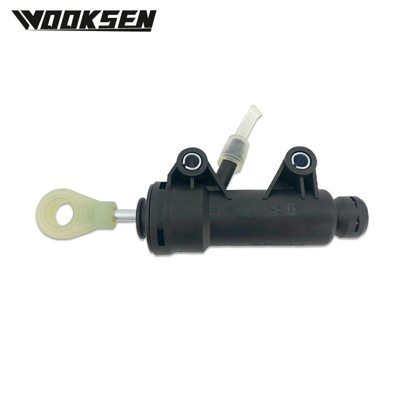 21526773670 21526758822 6758822 1163899 21526751146 Master Cylinder