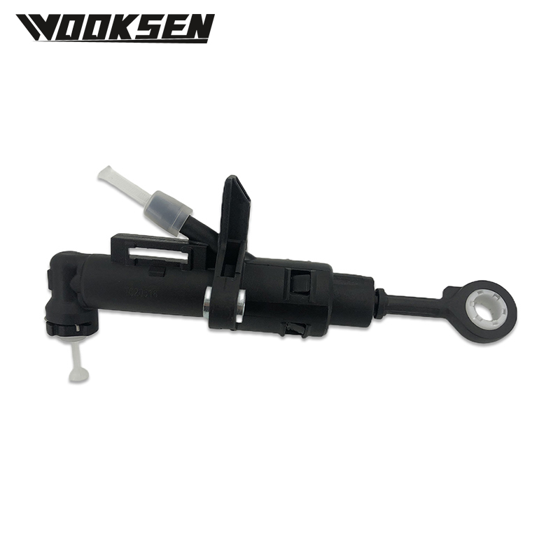 2Q0721405 6R0721405B 2QB721388 6R0721388D 6R0721543 CLUCT Master Cylinder